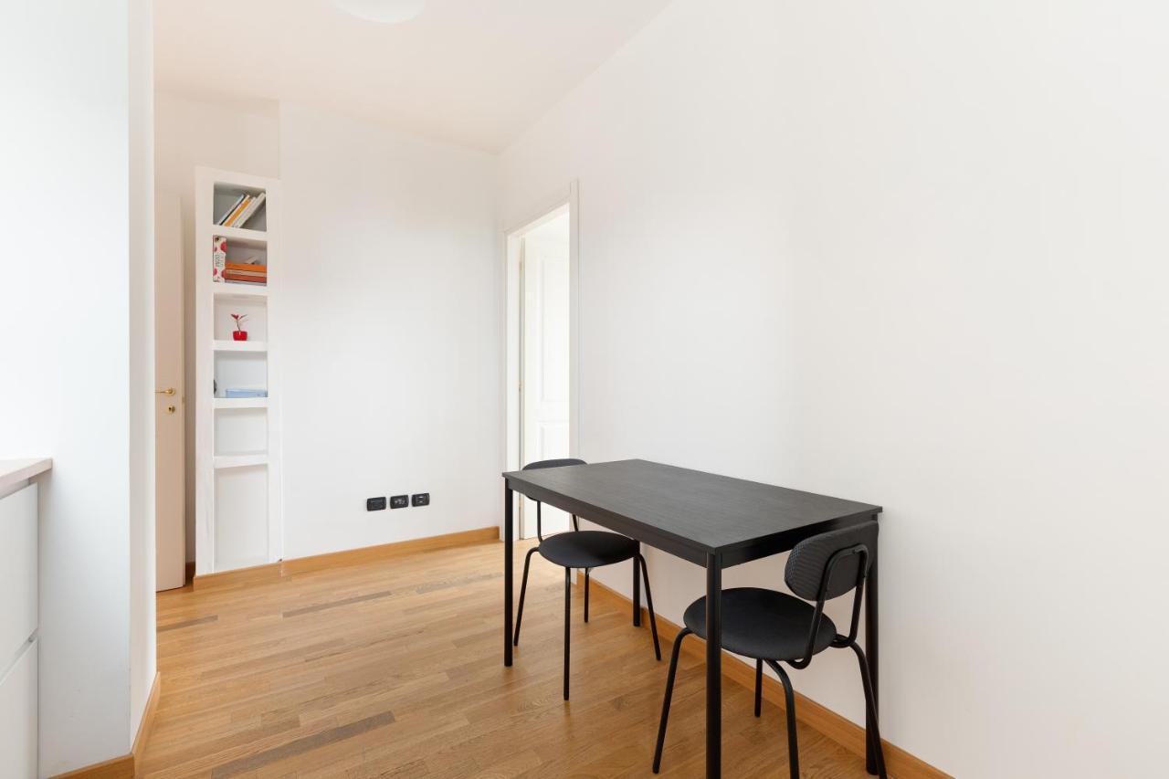 Milan Comfy Apartment X3 - With Balcony Екстер'єр фото