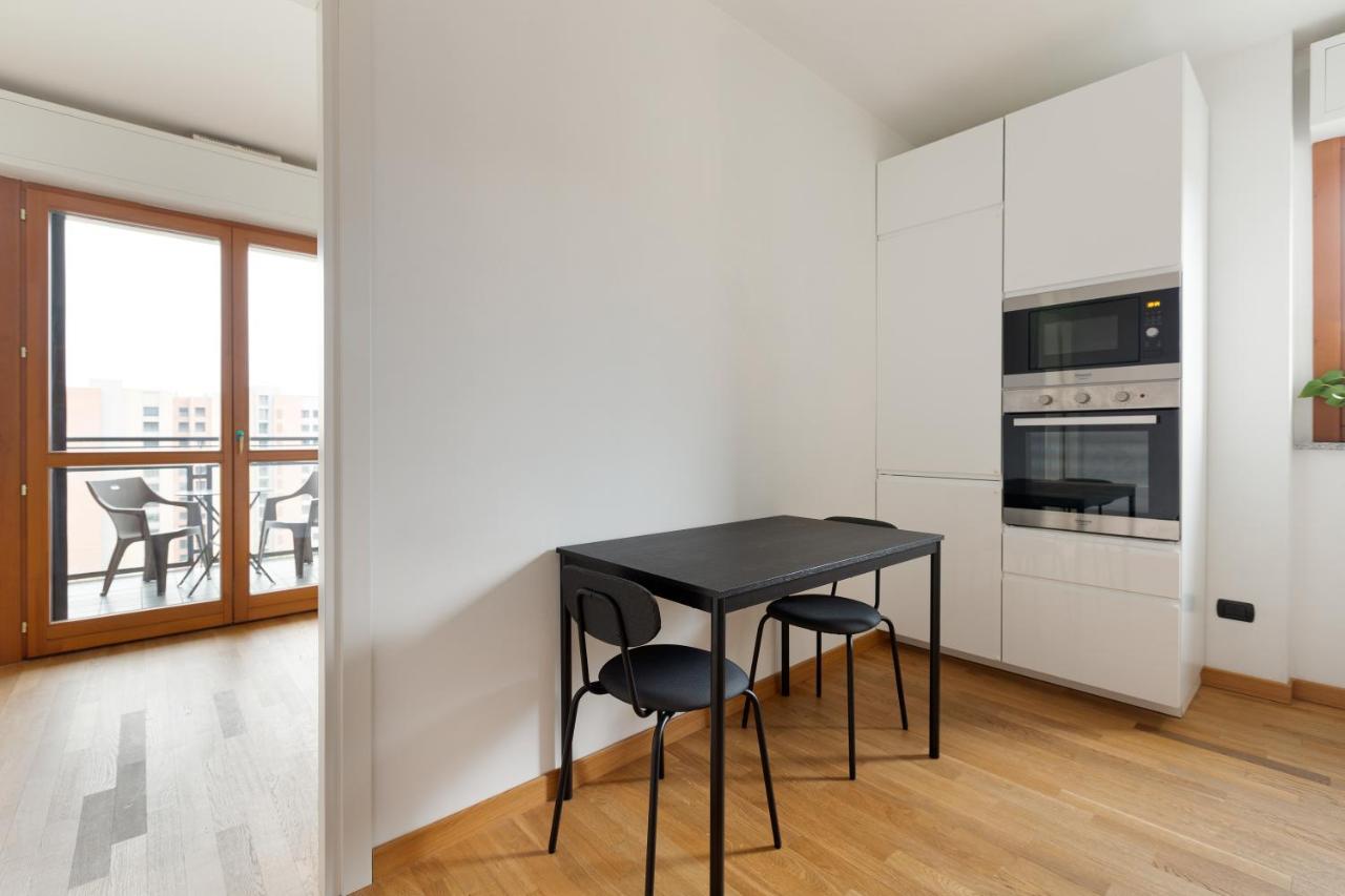 Milan Comfy Apartment X3 - With Balcony Екстер'єр фото