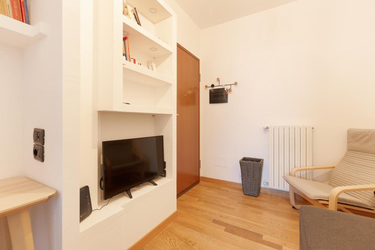 Milan Comfy Apartment X3 - With Balcony Екстер'єр фото